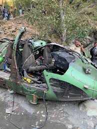 Before crashing into an agricultural field, the chopper reported some technical problems to the air traffic control (atc), police said. Top Indian Army General Escapes Humiliating Death In Helicopter Crash In Jammu Kashmir Pakdefense