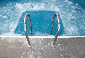 955 Frozen Swimming Pool Stock Photos, Pictures & Royalty-Free Images -  iStock