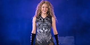 • 61 млн просмотров 11 лет назад. Shakira Debuts Short Hairstyle