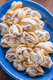 Pecan meringue cookies are a classic cookie to make for holiday gatherings, especially easter! Meringue Shell Cookies Have A Crisp Ribbon Of Meringue And Soft Crumbly Center These Walnut Meringue Cookies Meringue Cookies Cookie Recipes Favorite Cookies