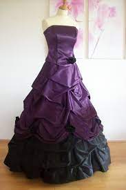 Bräute verwenden die folgenden töne für ihre outfits Brautkleid Hochzeitskleid In Lila Rosa Kleiderfreuden