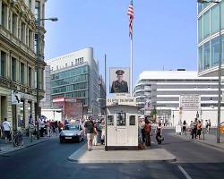Checkpoint Charlie w Berlinie