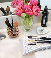 how to clean your make up brushes