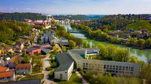 Passau has a population of around 50,000, and an additional 8,000 when university is active. Universitat Passau