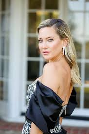 Kate hudson pictures and photos. Kate Hudson Frosts Herself In Bvlgari At The 2021 Golden Globes
