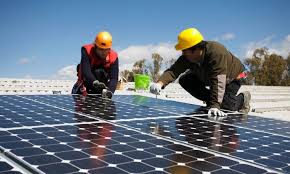 Comment entretenir des panneaux solaires photovoltaïques ?