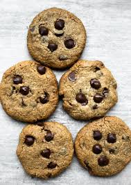 almond er chocolate chip cookies