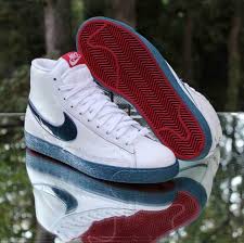 The immensely versatile shoe can be dressed in a variety of fabrics from genuine leather to suede and canvas. Size 7 5 Nike Blazer High Blue Force For Sale Online Ebay