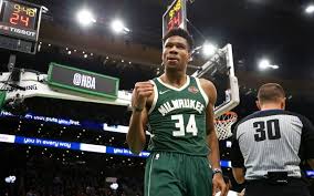 Giannis antetokounmpo is a greek professional basketball player who currently plays for the milwaukee bucks of the national basketball association (nba). Wie Der Greek Freak Giannis Antetokounmpo Mit Milwaukee Die Nba Erobert