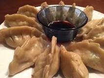 What is the difference between dumplings and potstickers?