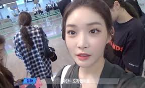 fans compare chungha makeup styles and