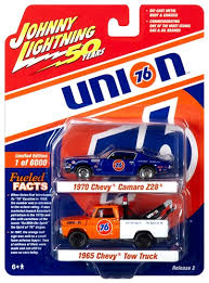 Johnny Lightning Union 76 2 Pack 1 64 Scale Diecast