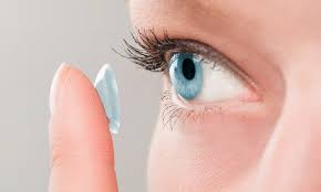 5 things your contact lenses wish you
