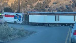 uhaul attempts to pull house trailer
