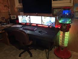 However, there are no set rules when it comes to designing the ultimate gaming room and geek pad. 50 Amazing Pc Gaming Setups That Will Make You Jealous 2018 Gameranx