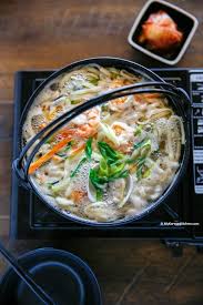 Kalguksu (Korean Knife Cut Noodle Soup) - My Korean Kitchen