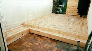 build a low cost wood pallet deck