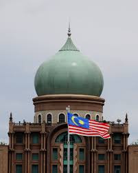 Malaysia's king on friday appointed the former deputy prime minister to muhyiddin yassin, who resigned after less than 18 months in office, as the country's new leader. Re6n991w2dcnm