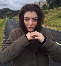 lorde without makeup