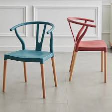 51 Plastic Chairs That Show The Stylish