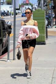 madison beer looks cute in a pink top