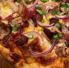 backyard barbecue en pizza with