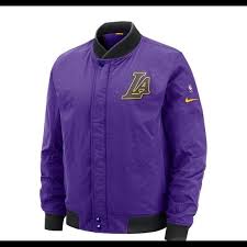 Elevate your look with the latest tommy hilfiger men's bomber jackets. Spasyavane Mladozhenec Eho Los Angeles Lakers Nike City Edition Courtside Jacket Ampamariamoliner Org
