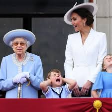 Photos: Queen Elizabeth II Attends Platinum Jubilee