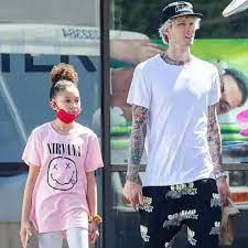 Nov 22, 2021 · casie colson baker is well known as the daughter of machine gun kelly. Who Is Casie Colson Baker Daughter Of Machine Gun Kelly Bio Wiki Age Story