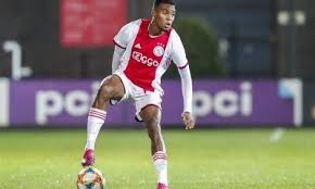 Ryan jiro gravenberch (born 16 may 2002) is a dutch professional footballer who plays as a midfielder for dutch club ajax in. Manchester United Face Competition For Ryan Gravenberch Transfer