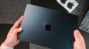 the midnight m2 macbook air smudges