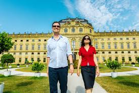 Immer wieder freuen wir uns über neue gäste und die besuche der vielen treuen freunde unseres hauses. Tourismus Wurzburg Entdecken Sehenswurdigkeit Unesco Weltkulturerbe Residenz Und Hofgarten