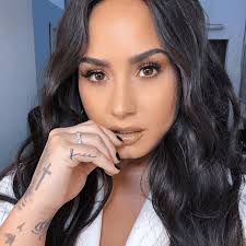 Check out my hair extensions! Demi Lovato S New Hair Color Took 2 Days To Achieve