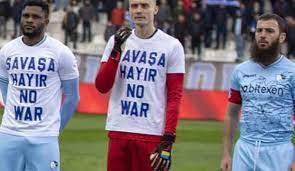 "Savaşa hayır" tişörtü giymeyen Aykut Demir'den cevap - Tüm Spor Haber