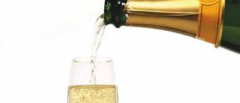 Znalezione obrazy dla zapytania glass of champagne