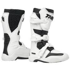 kids dirt bike boots must haves for