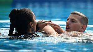 Kollaps von Anita Alvarez bei Schwimm-WM: Lebensretterin erhebt schlimme  Vorwürfe