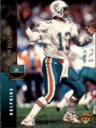 He played for 17 seasons and holds virtually all of the nfl's important carrer passing records: 1994 Upper Deck 136 Dan Marino Nm Mt