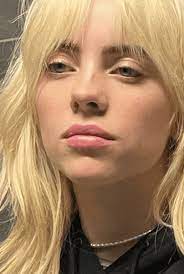 ﻿﻿ only billie could pull of such a badass hairstyle and actually make it look good. Check Out Billie Eilish S New Blond Selfie That S Breaking More Records Onlystars Beauty
