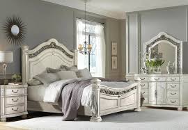 Wood Finish Carved Accents Bedroom Set