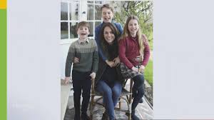 Kate Middleton says sorry after edited family photo debacle | Watch News  Videos Online