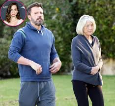 The knives out actress has previously been pictured bonding with the kids of jennifer garner and ben affleck in recent weeks. Ben Affleck S Mom Is Impressed By Ana De Armas With His 3 Kids