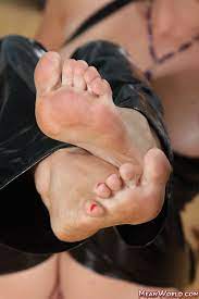 Krissy Lynn's Feet << wikiFeet X