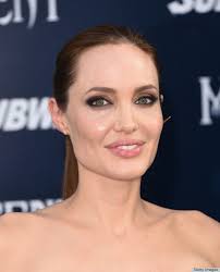 angelina jolie revives her tomb raider