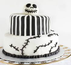 Off to hunt down some jack and sally figurines! Nightmare Before Christmas Cake Edible Crafts