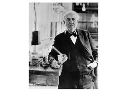 Pada tahun 1800, penemu italia alessandro volta mengembangkan metode praktis pertama dari pembangkit listrik, tumpukan volta. Thomas Alva Edison Si Penemu Lampu Halaman All Kompas Com
