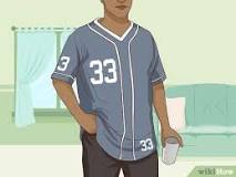 do-you-tuck-in-a-baseball-jersey