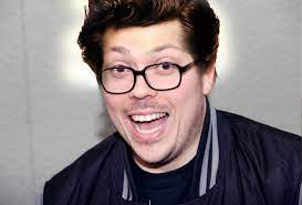 What Anthony Fantano would look like with the hair of Ben Schwartz :  r/fantanoforever