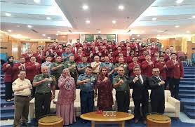 Sebagai sebuah negara dagang,malaysia perlu menjalin hubungan baik dengan dunia luar. Kkln Mahasiswa Fakultas Manajemen Pertahanan Unhan Kunjungi Kementerian Luar Negeri Malaysia