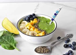 green smoothie bowl paleo vegan